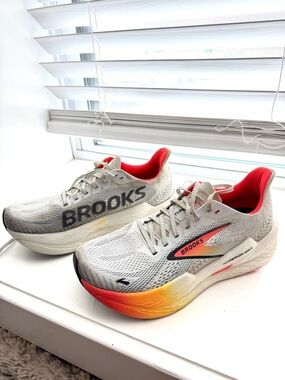 Brooks Hyperion Max